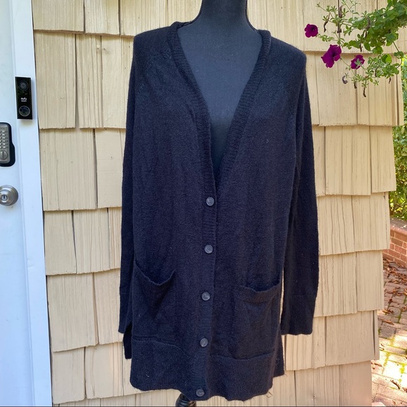 💖!! LAST CHANCE!!!
American Eagle Outfitters| Black Button up Cardigan With - Picture 4 of 9